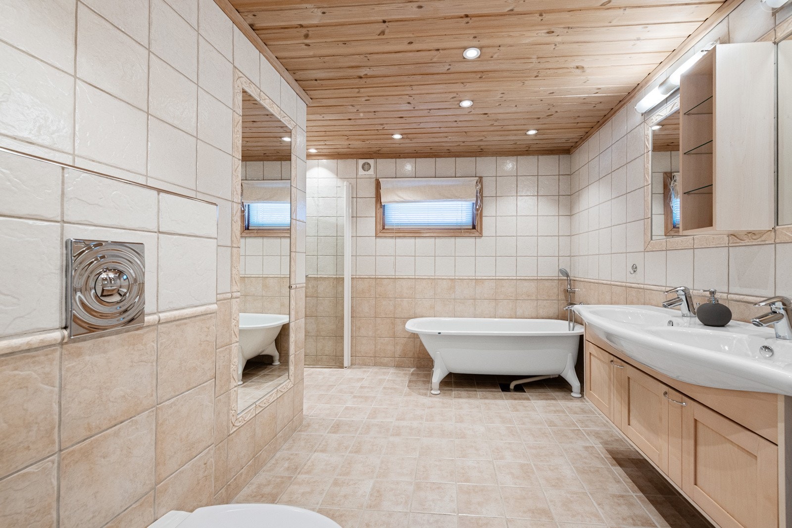 Bad 1 etasje Galleribilde