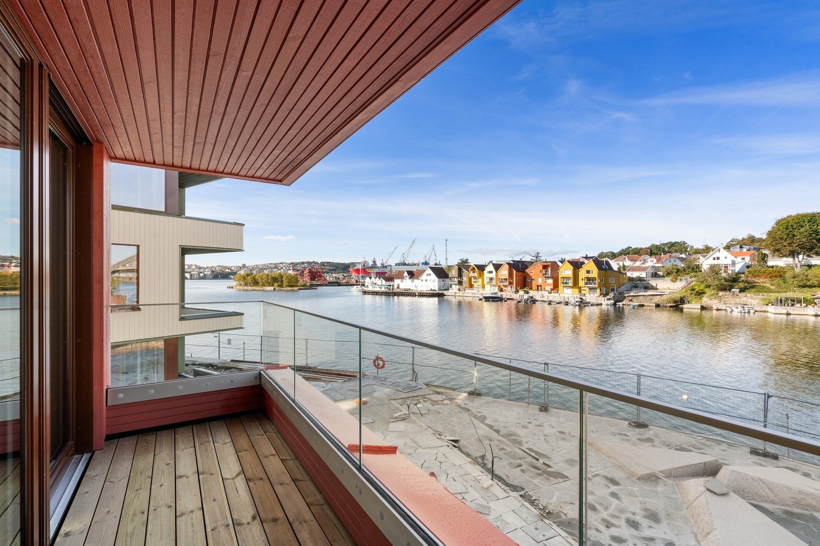 Her får man flott utsikt over til Buøy Galleribilde