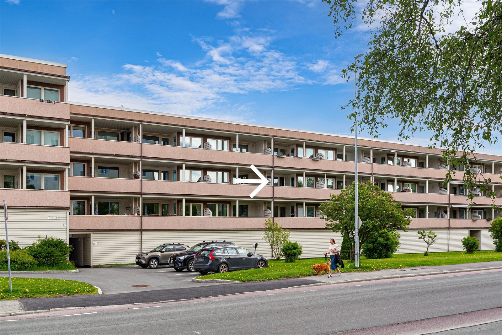 Bygget fremstår som godt vedlikeholdt, og borettslaget har nylig oppgradert både vinduer og balkongdører. Galleribilde