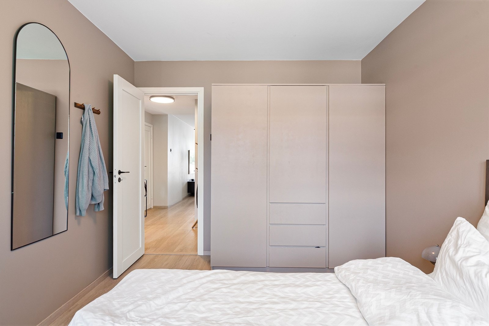 Rommet har et behagelig og delikat fargevalg. Galleribilde