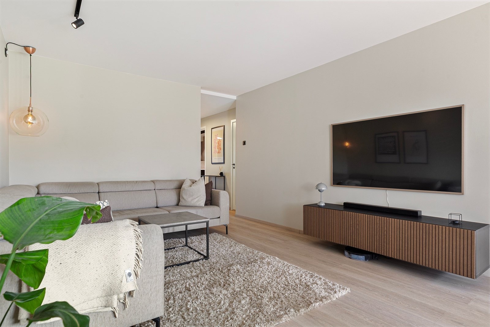 Det elektriske anlegget i leiligheten er renovert av Trondheim Elektriker AS i 2024. Galleribilde