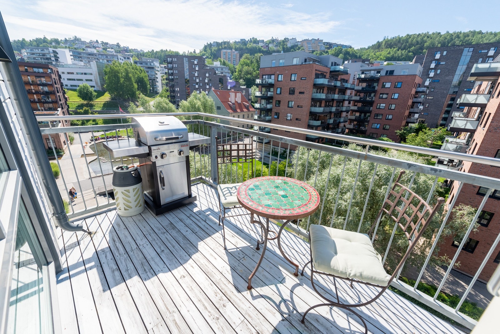 Balkong med gode solforhold Galleribilde