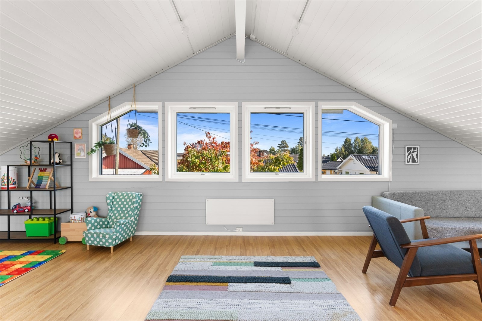 Fin og åpen utsikt fra vinduene. Galleribilde