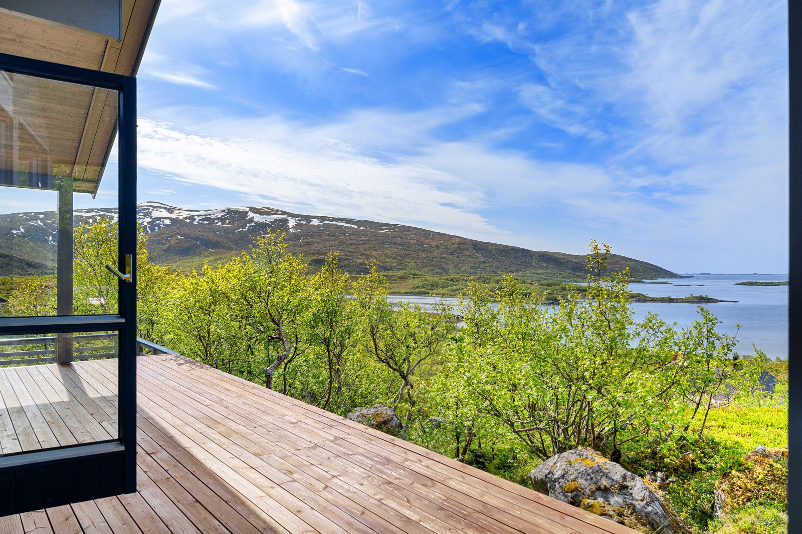Nyt morgenkaffen ute i disse flotte omgivelsene!