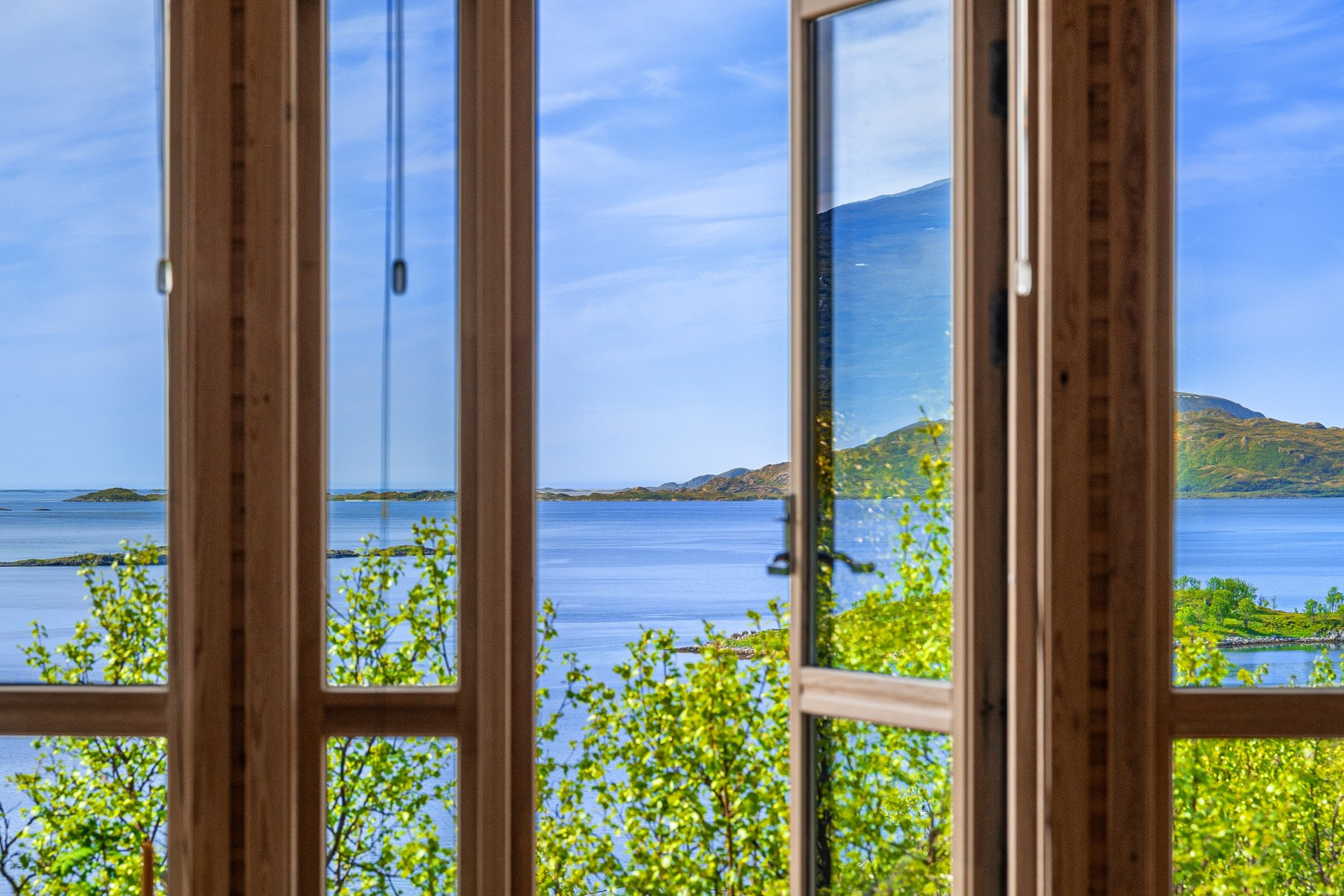 Fra stua har du direkte utgang til en herlig terrasse.
