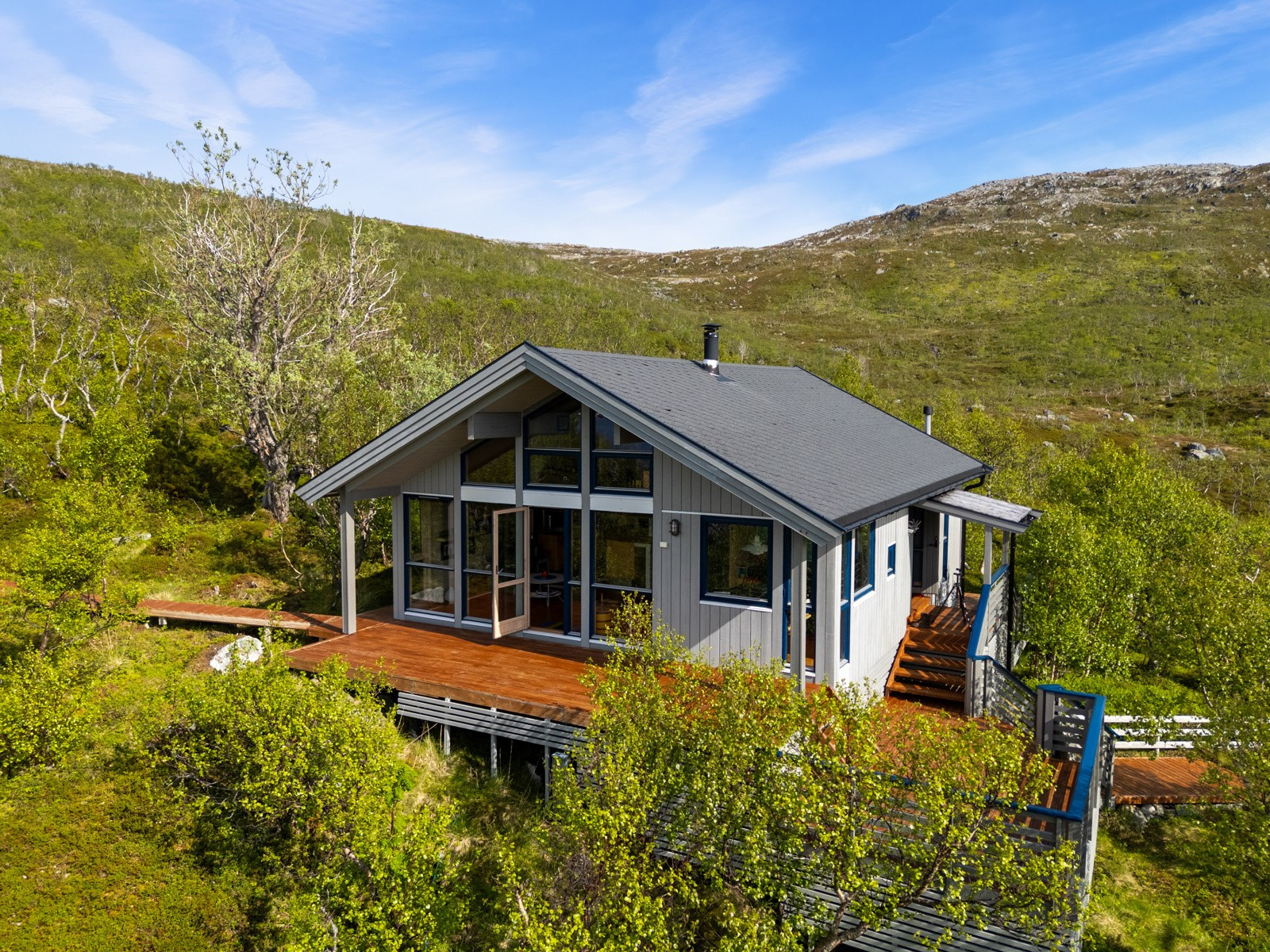 Fantastisk fritidsbolig i naturskjønne omgivelser kun 1 times kjøretur fra Tromsø!