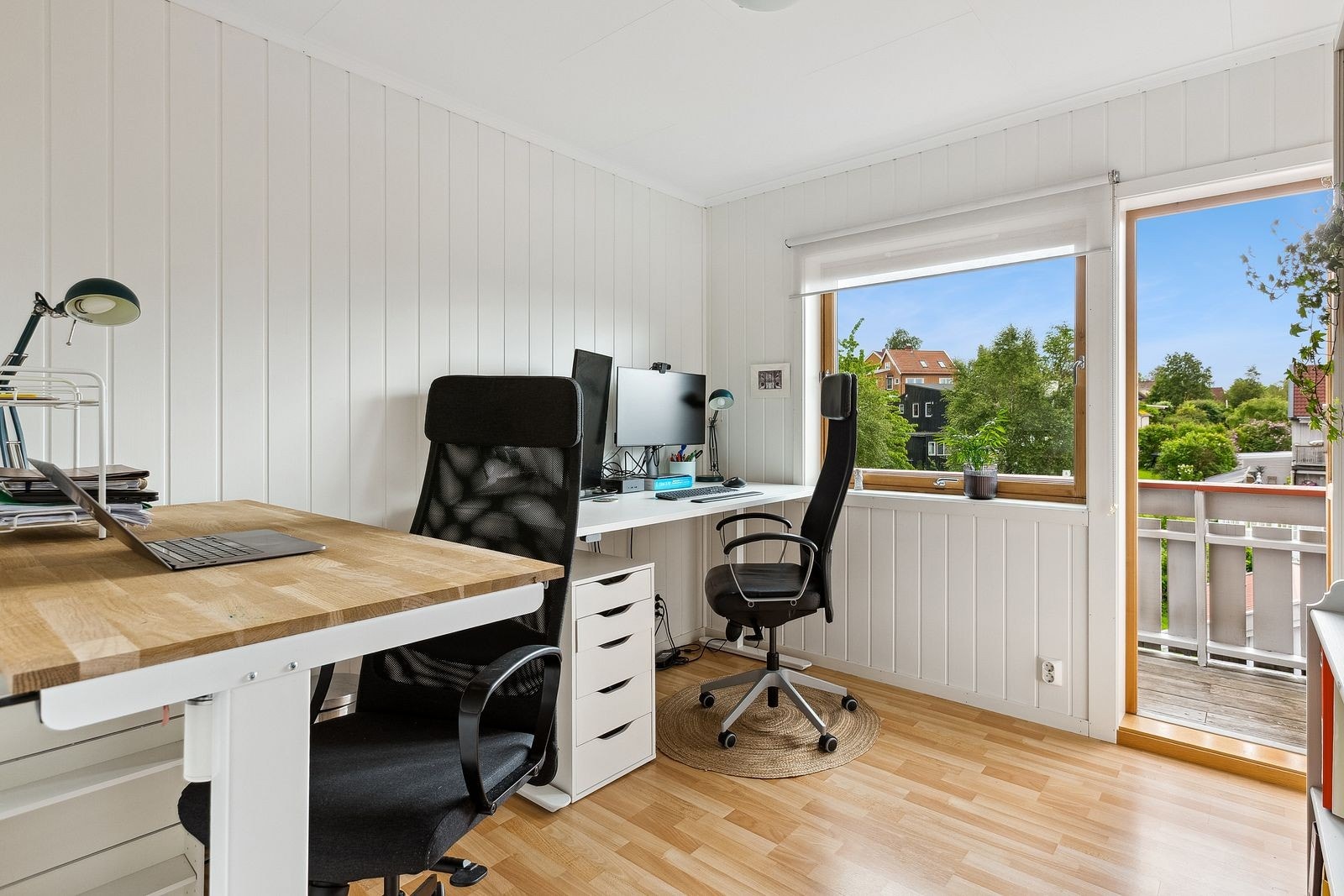 Soverom 4 er idag innredet som kontor - dette rommet har også utgang til en mindre balkong Galleribilde