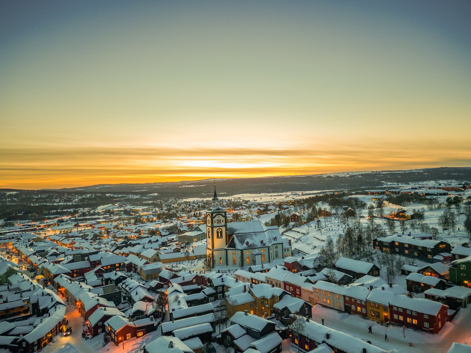 Med fritidsleilighet på Røros kan man oppleve byens sjarmerende kulturliv samt de vakre naturomgivelsene. Galleribilde