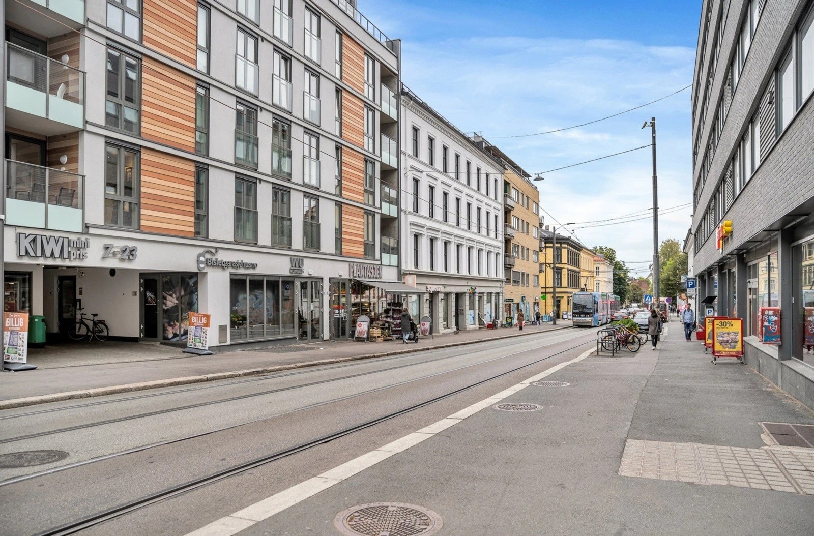 Med Stensgata trikkeholdeplass kun et steinkast fra boligen har du enkel og rask tilgang til offentlig transport som tar deg raskt til både sentrum og andre deler av byen. Galleribilde