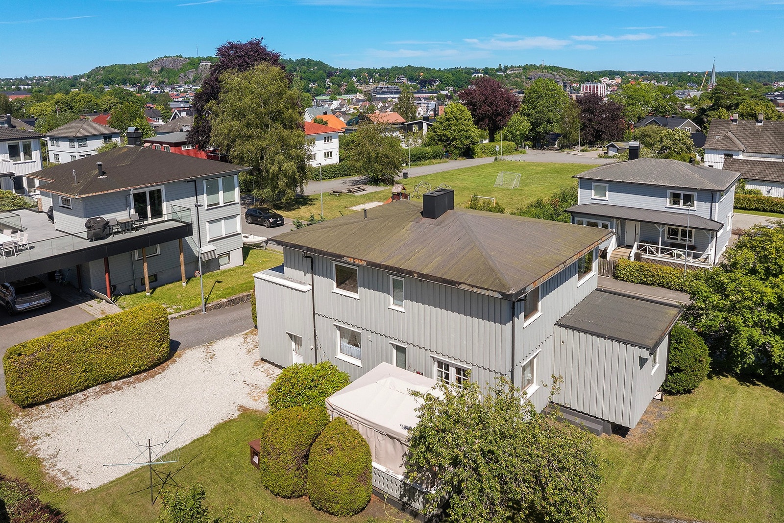 Solrik og trivelig plass. Galleribilde