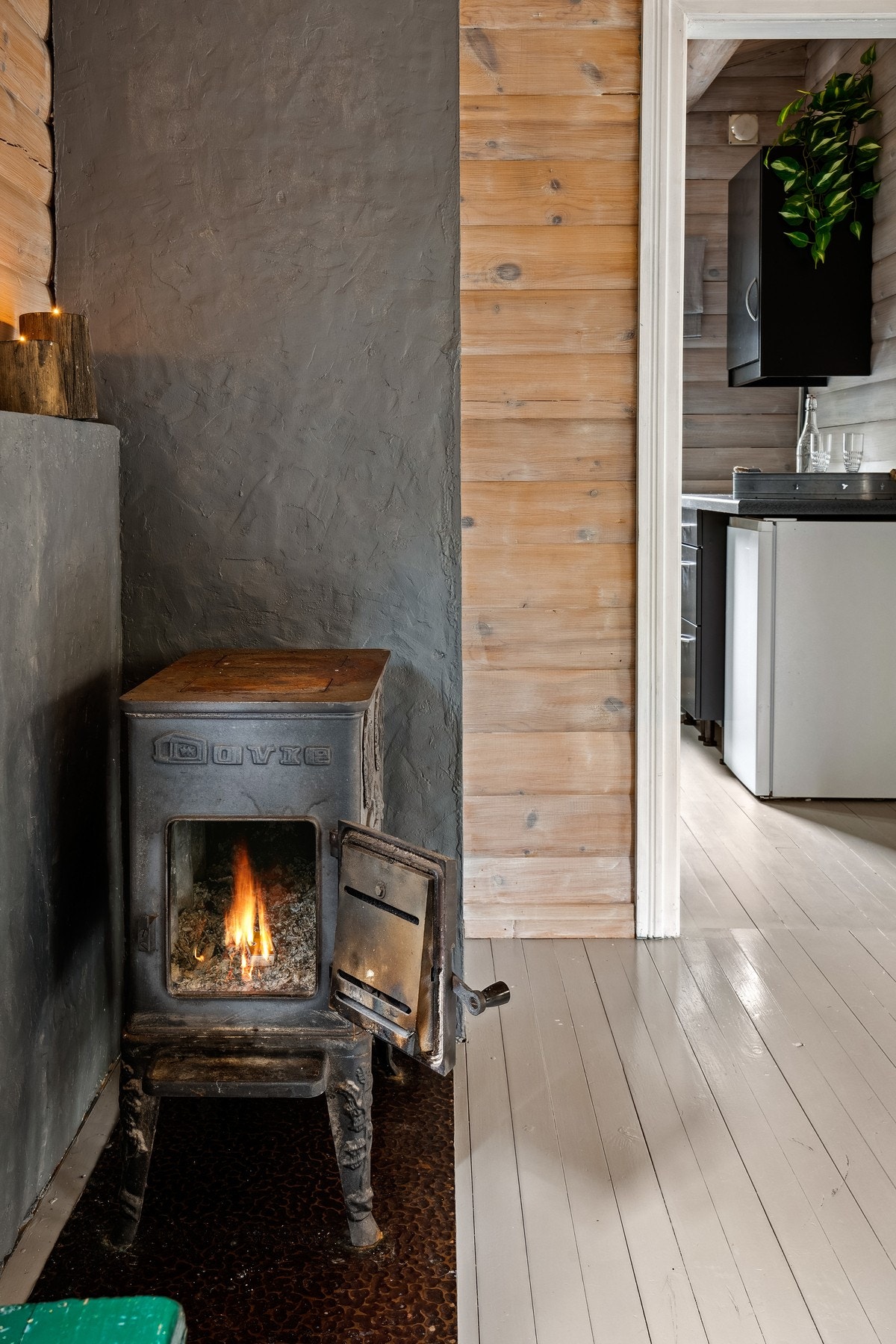 Vedovnen gir hygge og varme på kjølige kvelder. Galleribilde