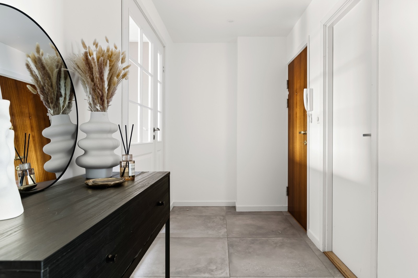 God plass til garderobeskap Galleribilde