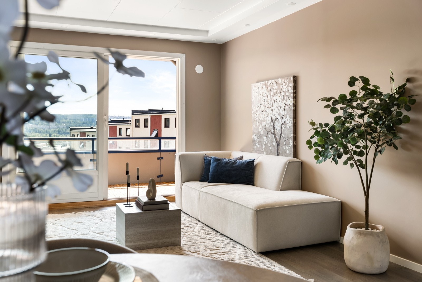 Velkommen til en lys og pen 3- roms i hyggelige Veitvetveien 2A Galleribilde