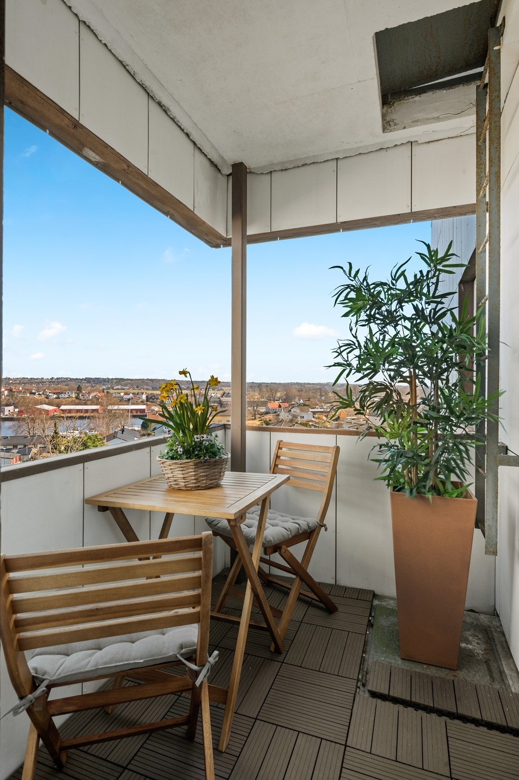 Velkommen til Utsikten 13 - Pen 2-roms selveierleilighet med nordøstvendt balkong og flott utsikt på Lahelle - Gangavstand til Fredrikstad sentrum! Galleribilde