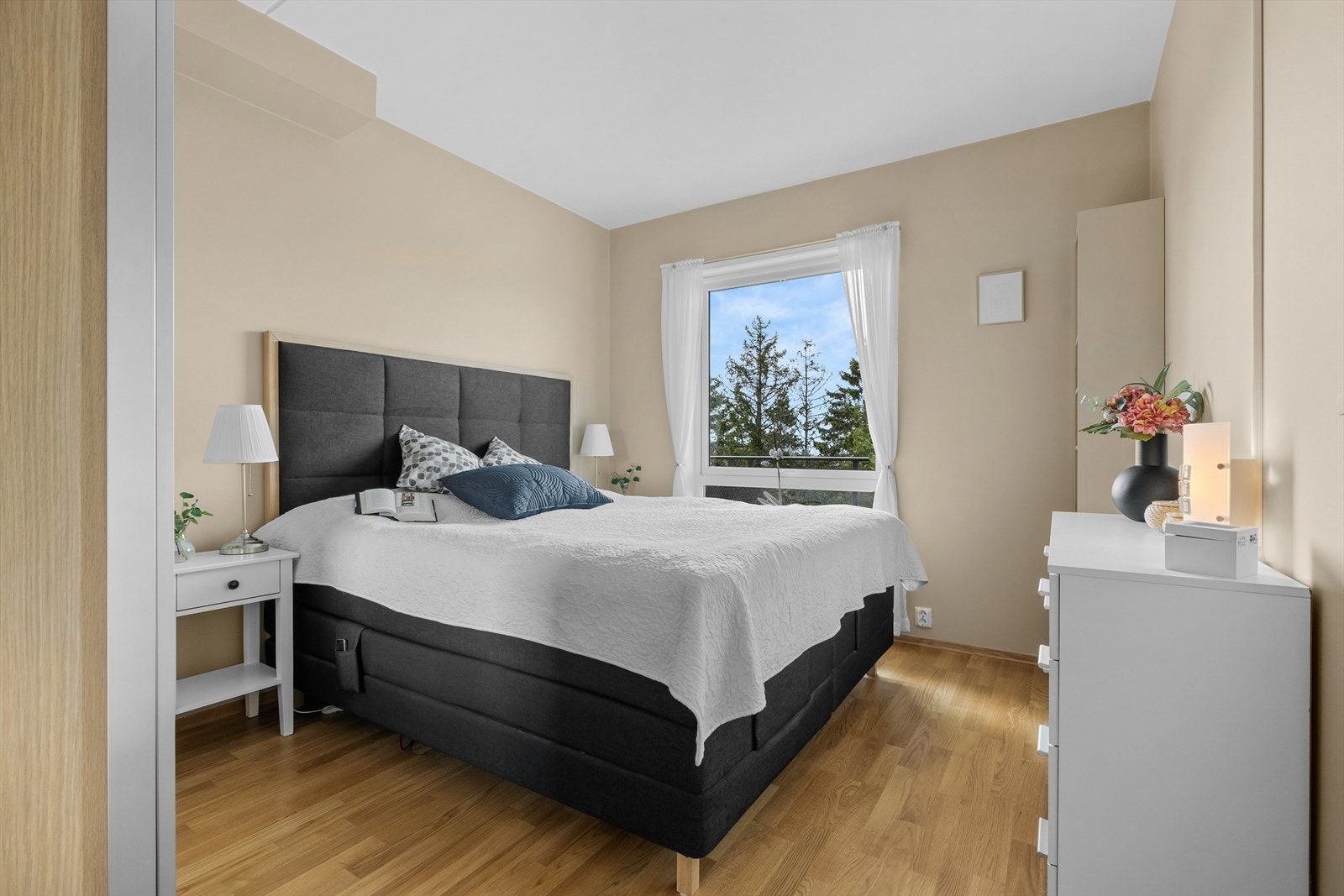 Leiligheten har tre lyse og gode soverom. Galleribilde