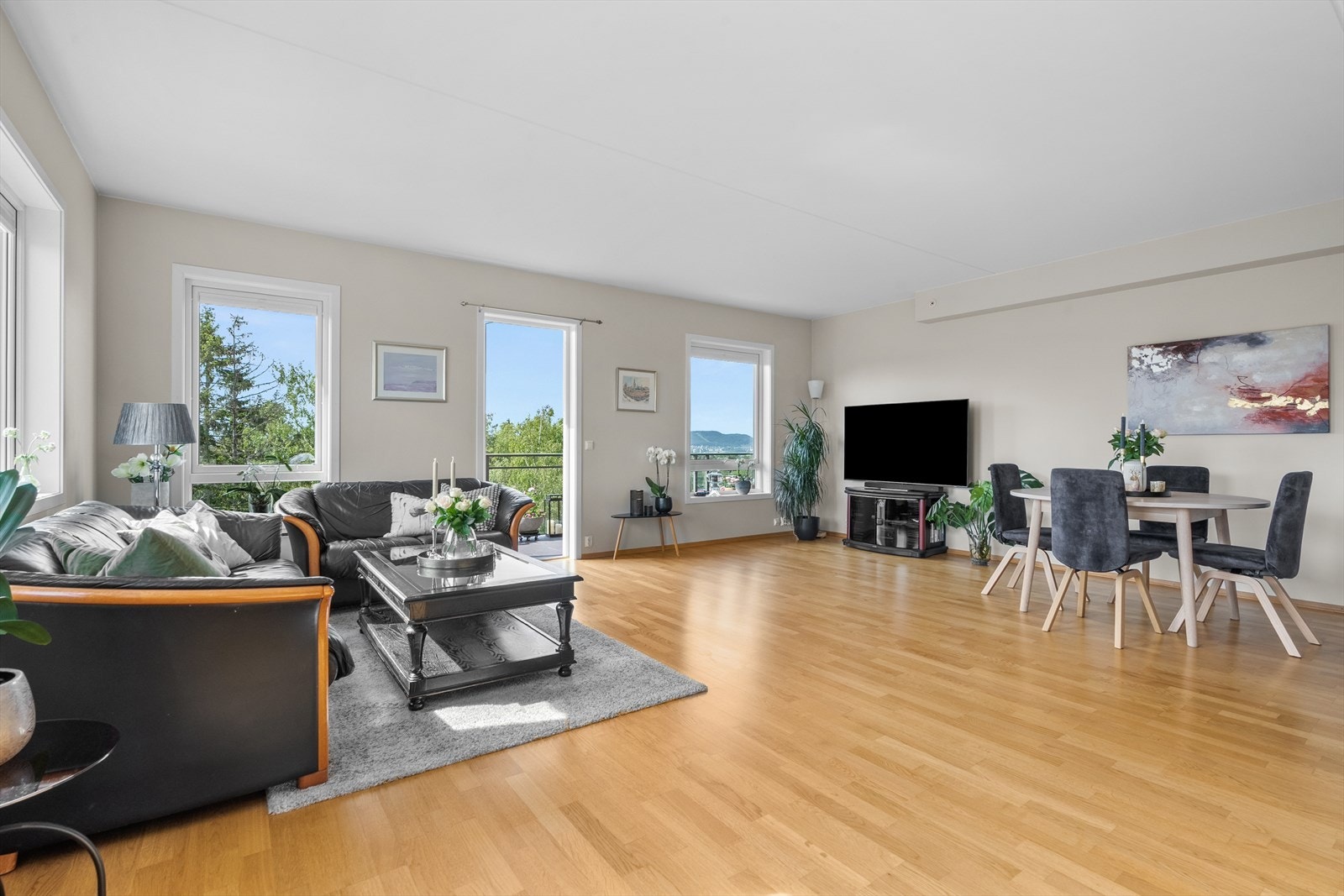 Stuen er leilighetens sosiale allrom. Galleribilde