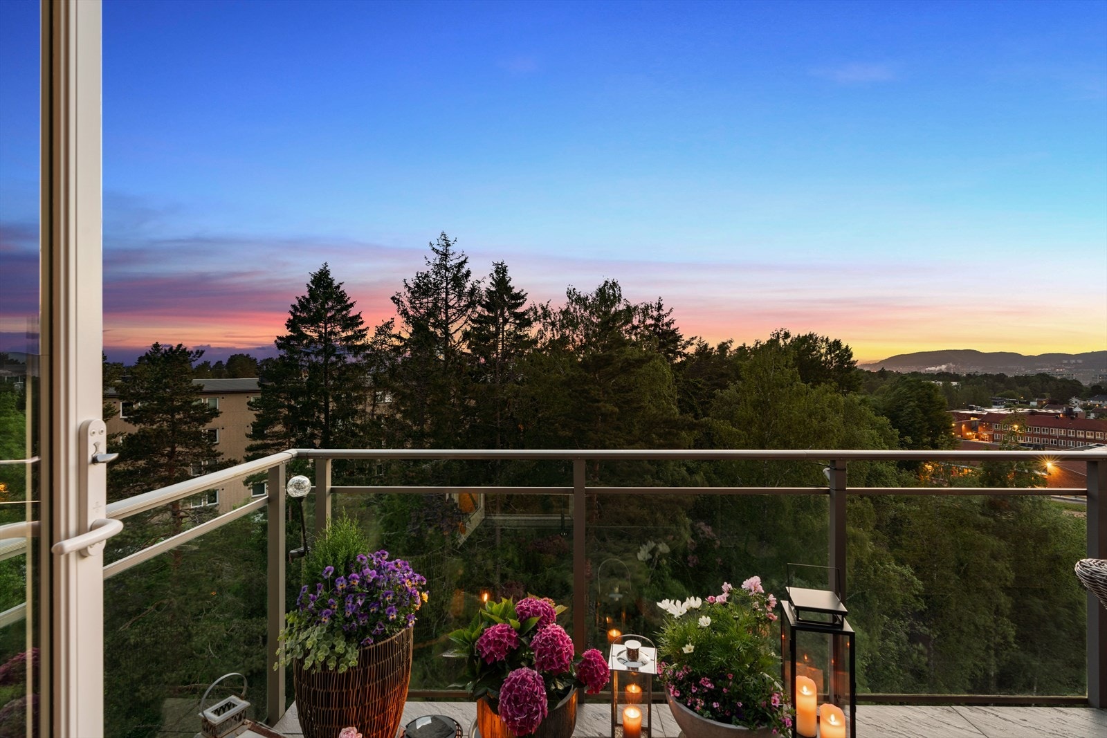 Balkong er mer enn dag og soltimer. Galleribilde