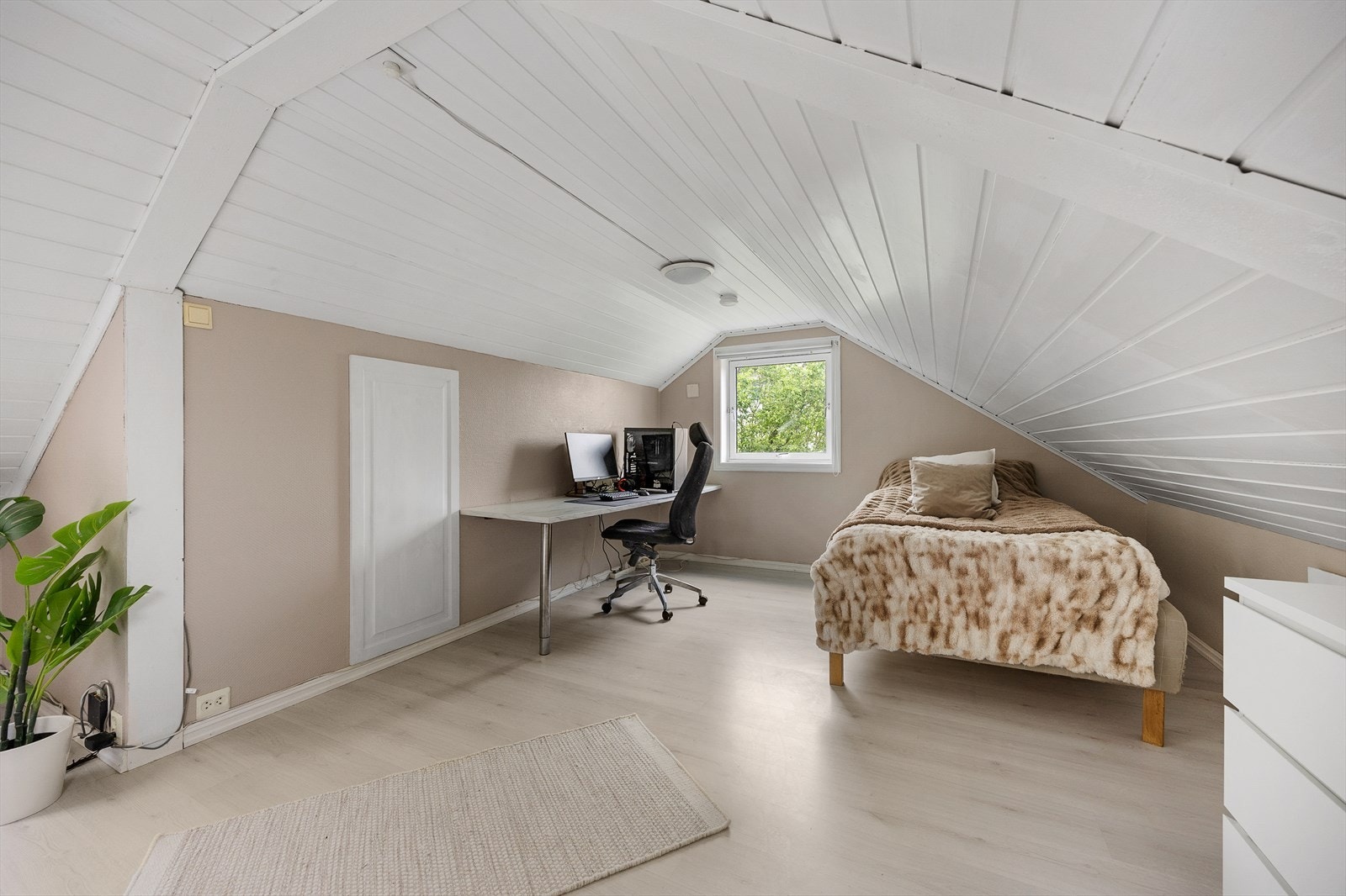 Det største rommet benyttes i dag som soverom Galleribilde