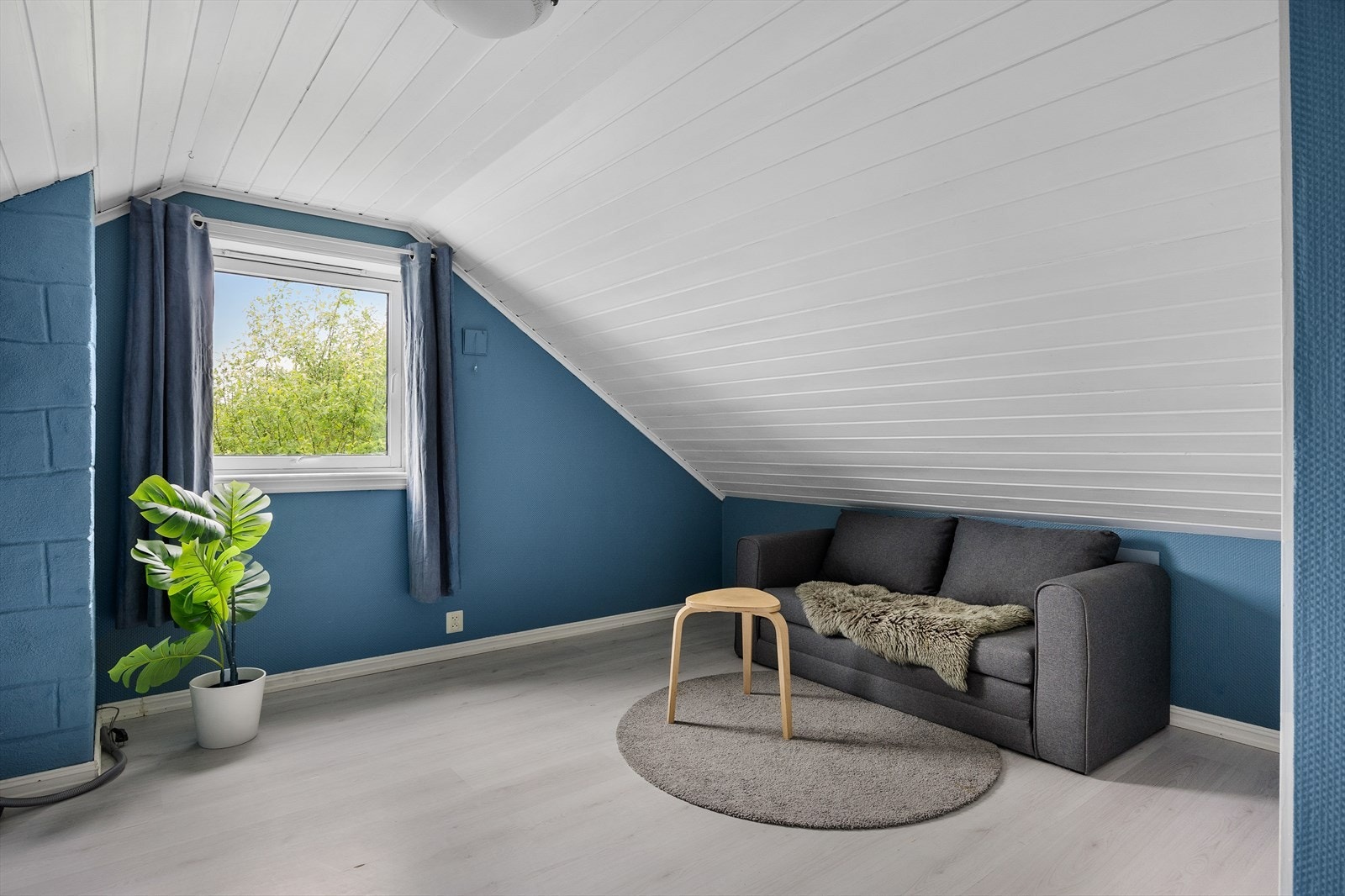 Et av rommene benyttes i dag som stue Galleribilde