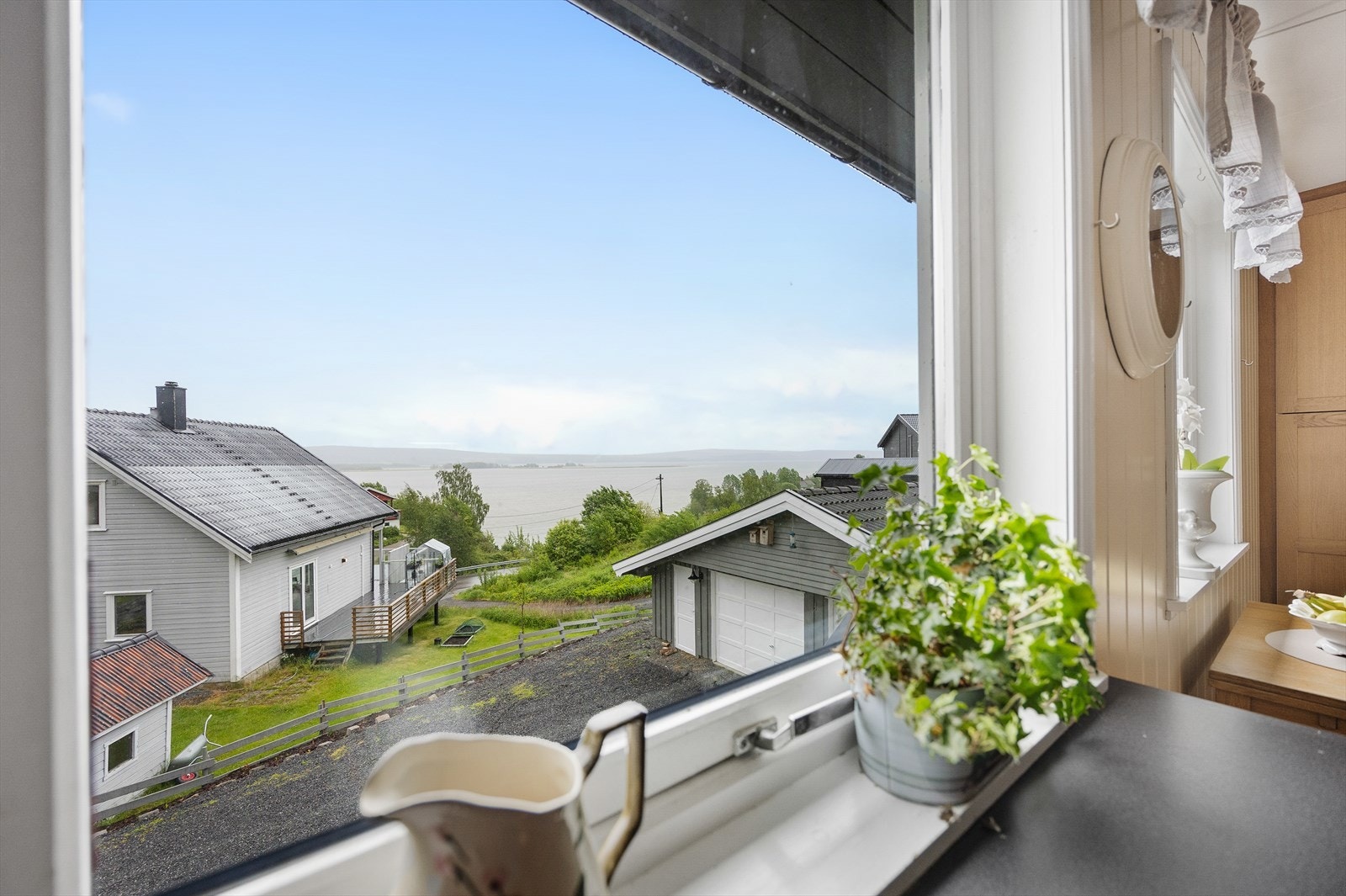 Utsikt fra kjøkkenet Galleribilde