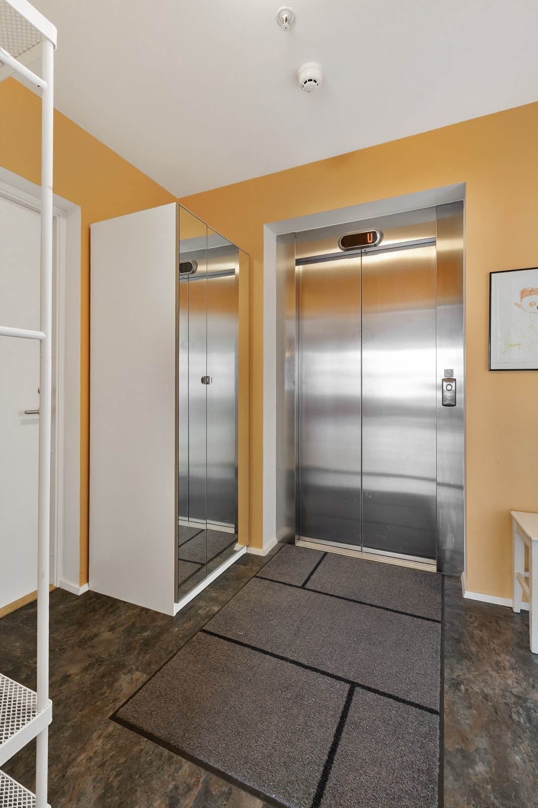 Her tar du heisen rett opp til leilighetens entré. Galleribilde