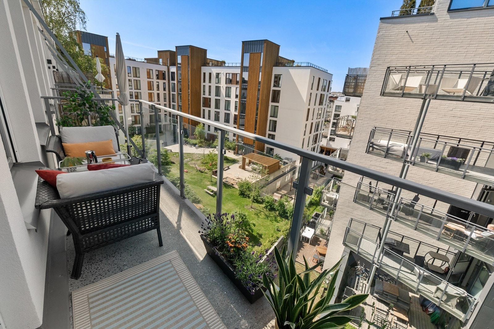 Balkong som gir deg fine solforhold ettermiddag/kveld. Galleribilde