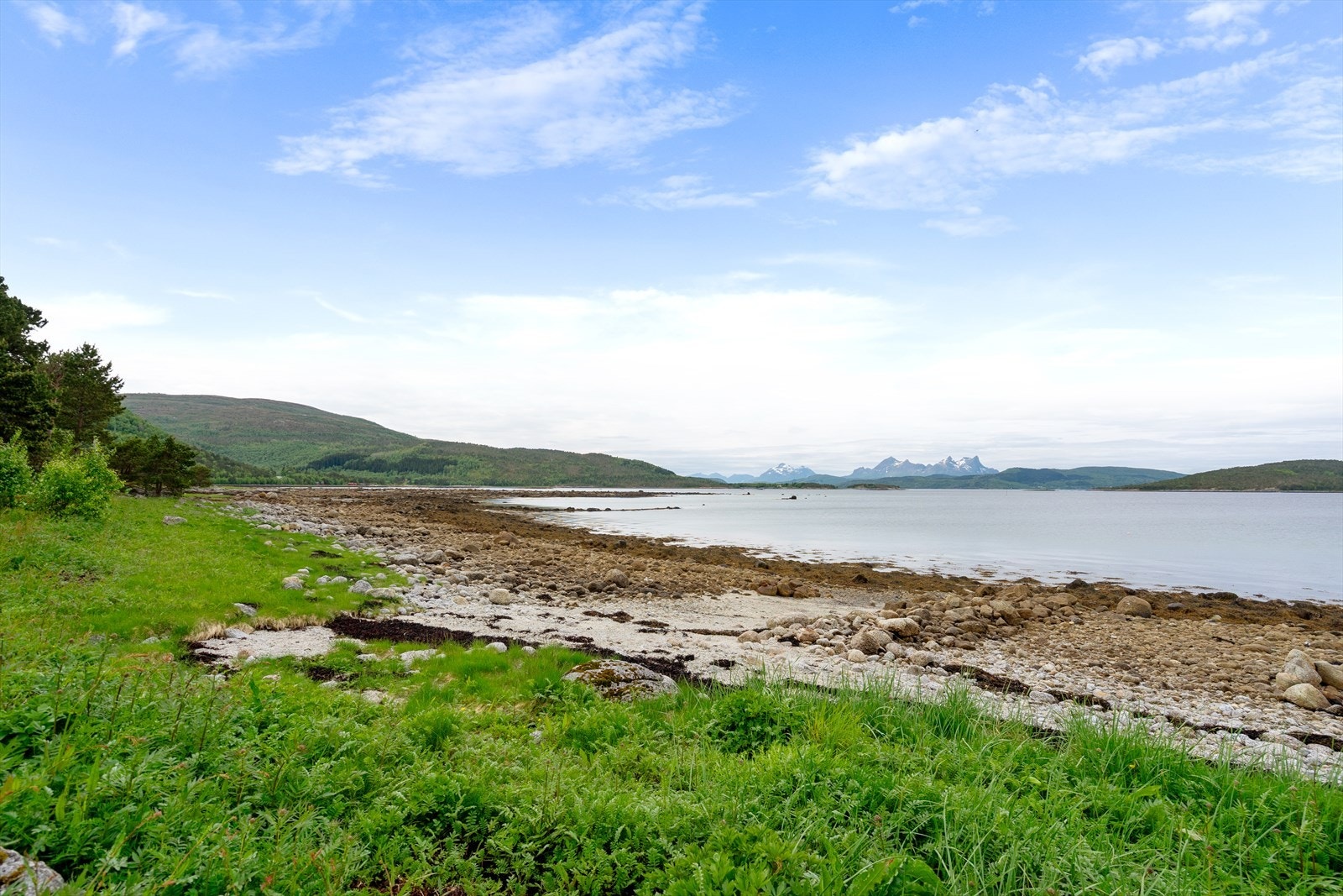 Nærhet til sjøen gir deg rike muligheter for fiske, padling og båtliv Galleribilde