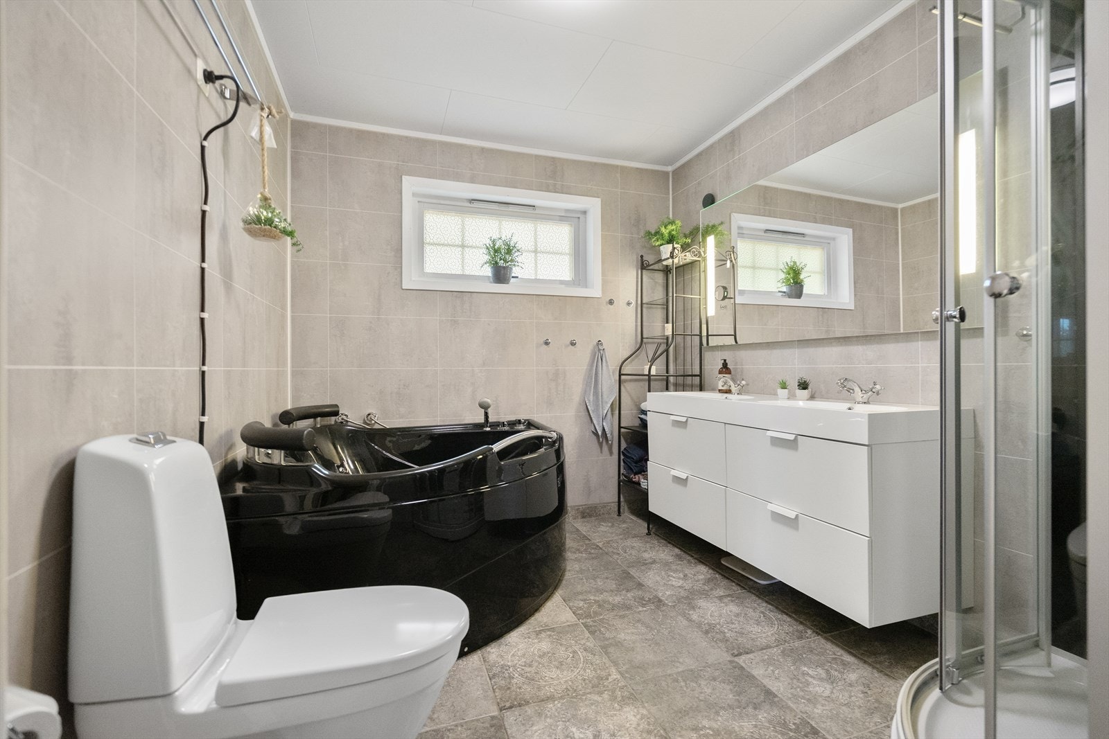 Bad i 1. etasjen Galleribilde