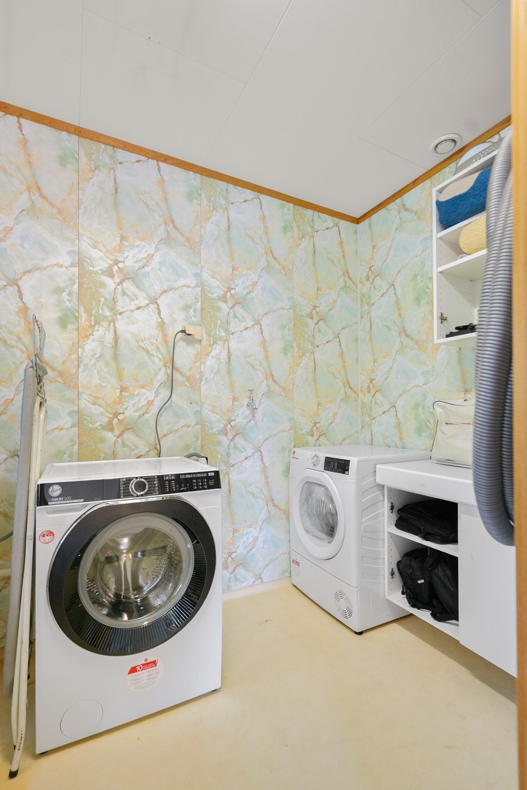 Vaskerom Galleribilde