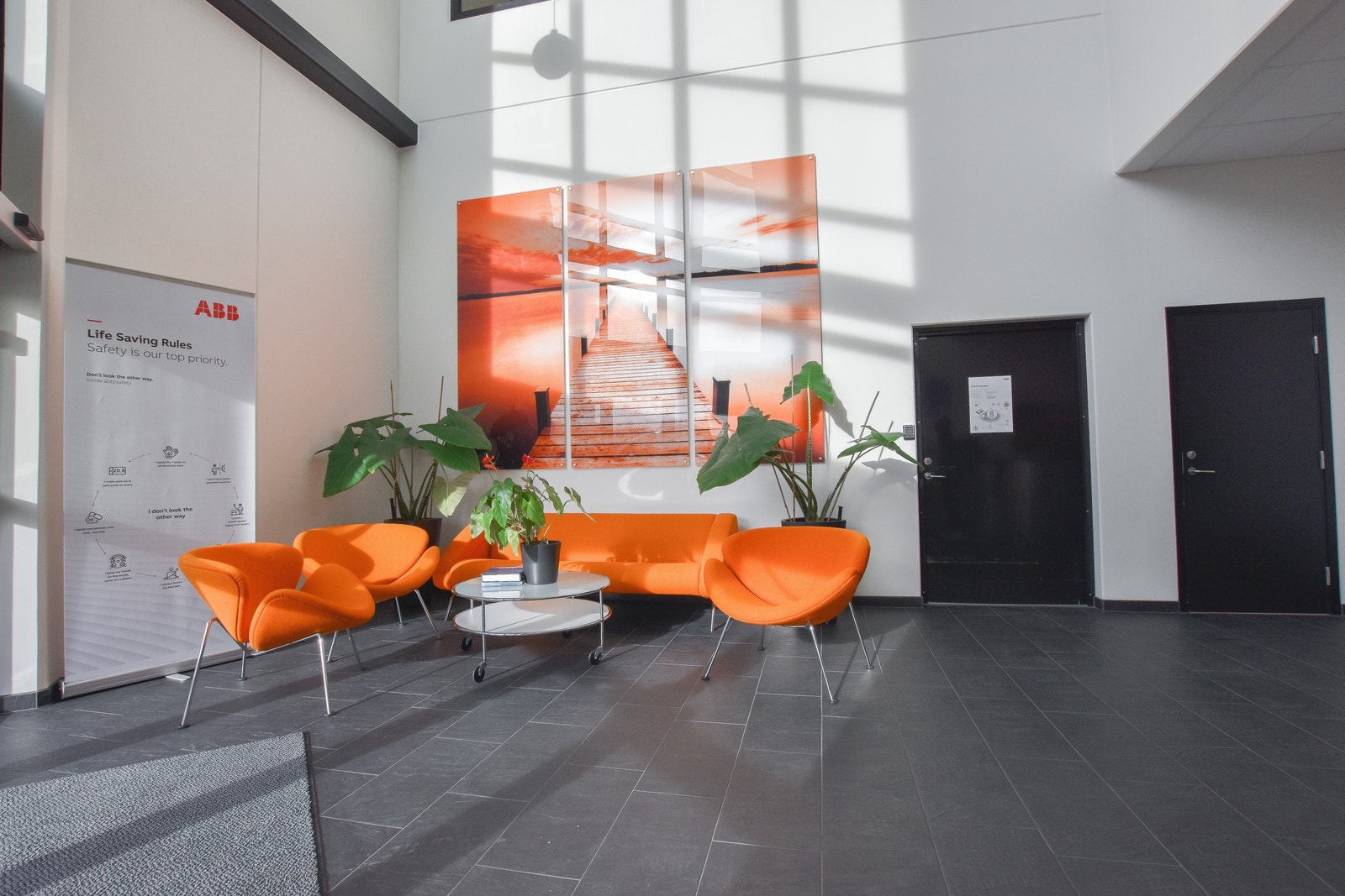 Lyst og fint inngangsparti Galleribilde