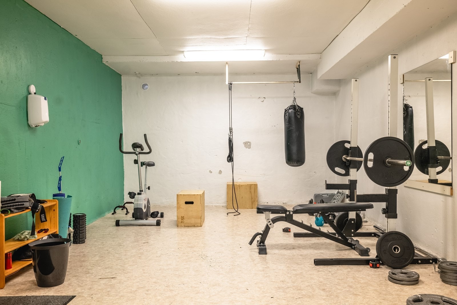 Det er felles treningsrom i borettslaget. Rommet er lokalisert i kjelleren i Gyldenprisveien 47. Galleribilde
