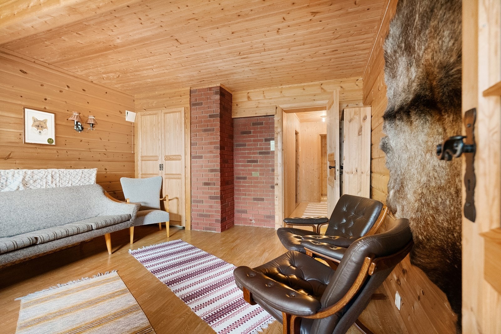 Underetasje - Det er etablert kjellerstue (Ikke omsøkt/godkjent) Galleribilde