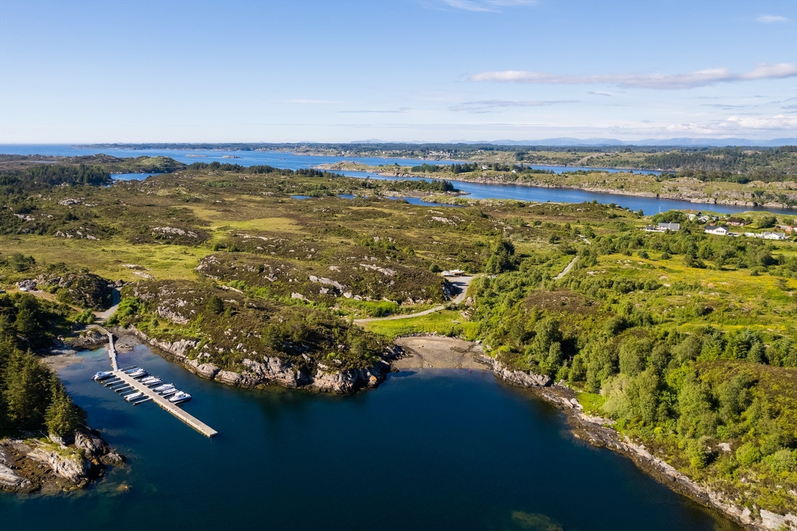 Marina med egen båtplass. Galleribilde