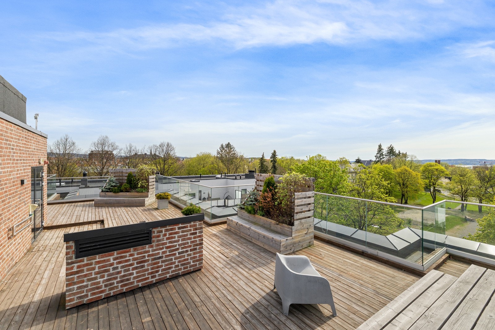 Her kan du nyte solen fra morgen til kveld. Galleribilde