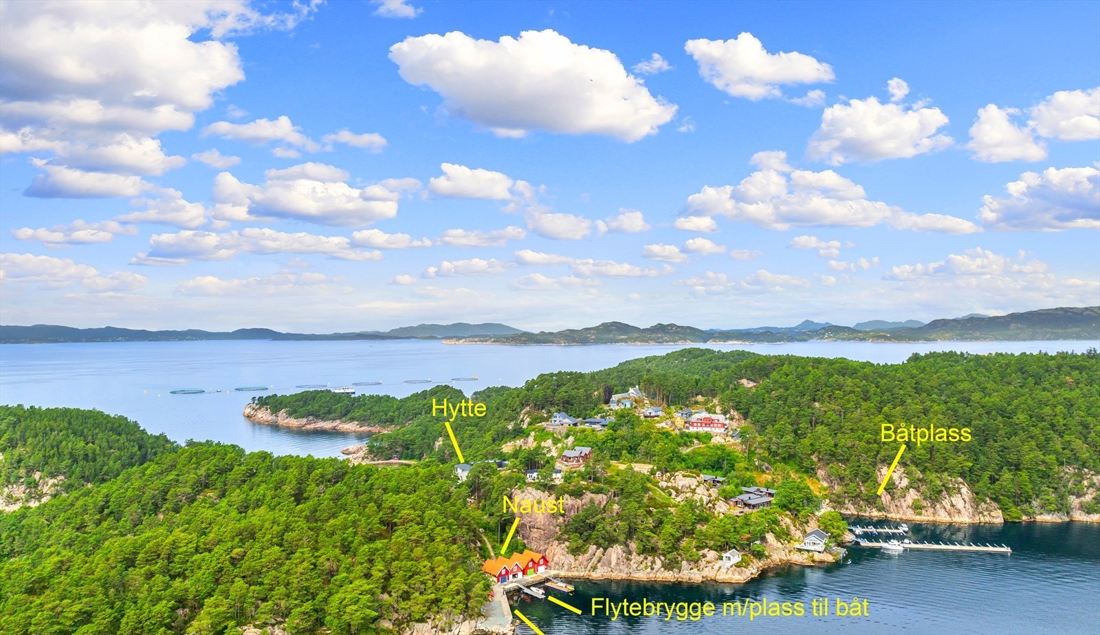 Båtplass ved flytebrygge, i fellesanlegget: Ekstra båtplass i marina. Galleribilde