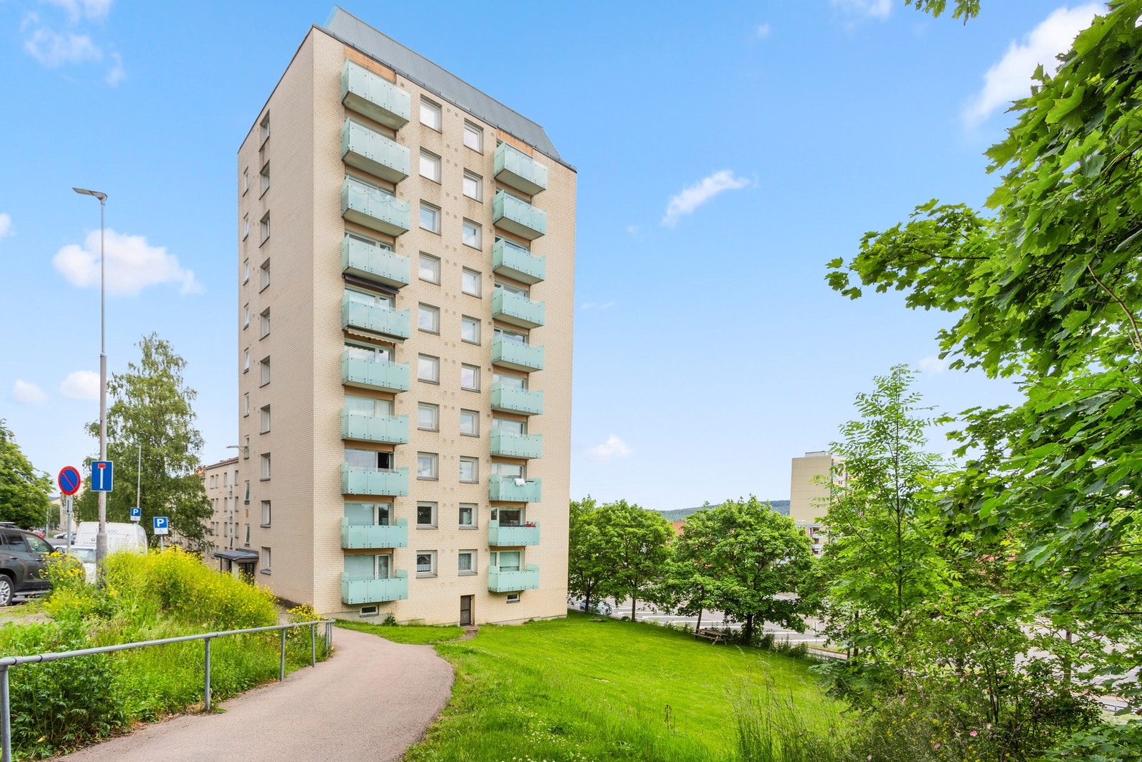 Leiligheten ligger i byggets 4. etasje. Galleribilde