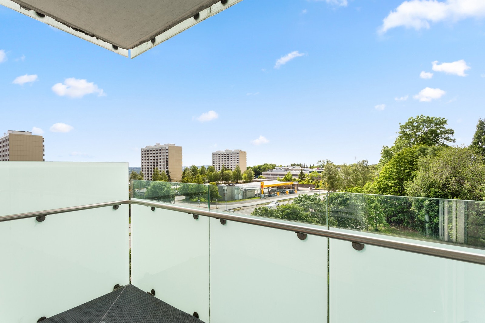 Balkongen har adkomst fra stuen og er på ca. 4 m². Galleribilde