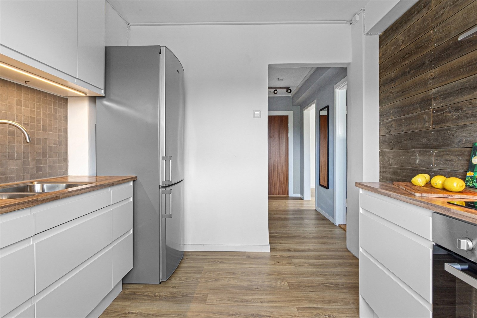 Det er godt med oppbevaringsplass i skuffer og skap. Galleribilde