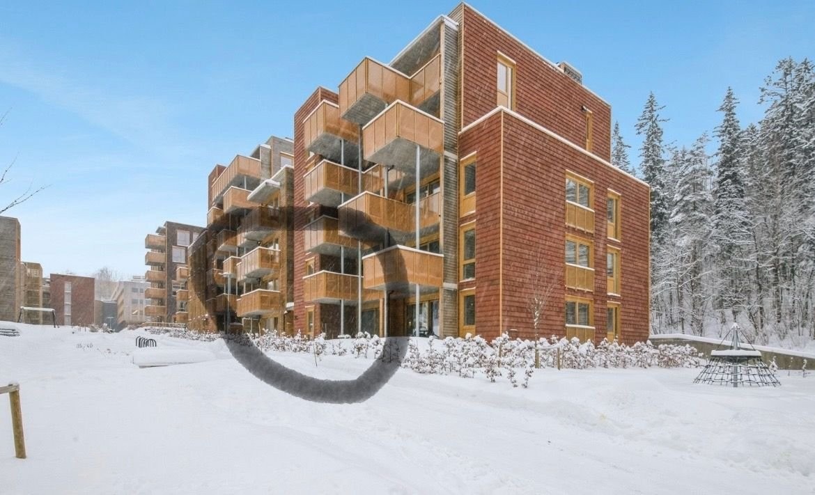 Inngang. På begge sider. 1 min. Til buss. Galleribilde