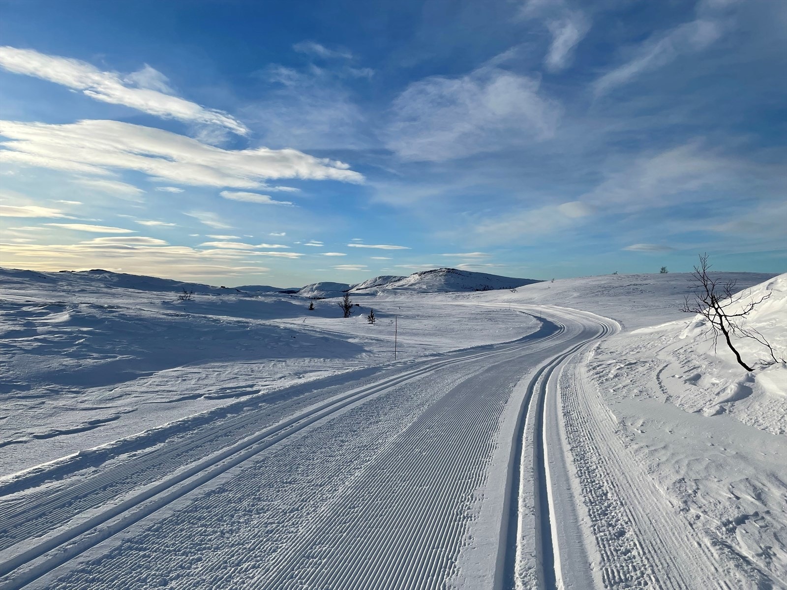 På Venabygdsfjellet er det doble maskinkjørte løyper. Galleribilde
