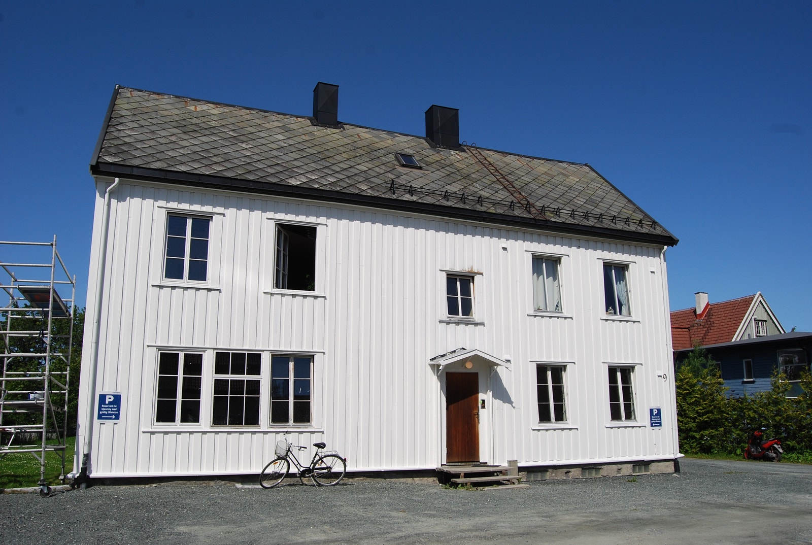 Det er mulig å leie utendørs parkering. Velkommen på visning! Galleribilde