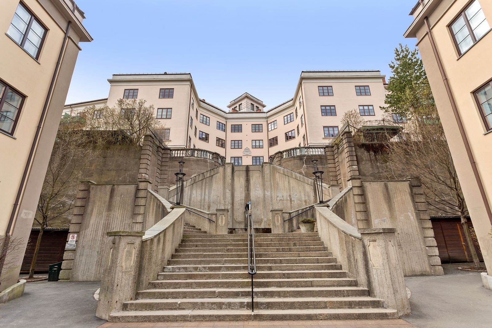 Send mail eller fyll ut interessentskjema dersom du ønsker å komme på visning. Galleribilde