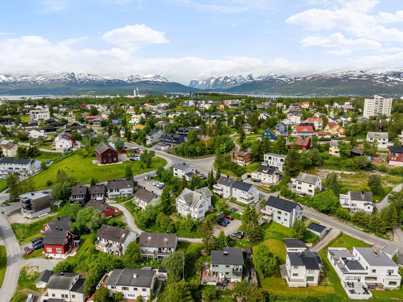 Etterspurt beliggenhet på Tromsøya med flott tomt og nærhet til 
alt