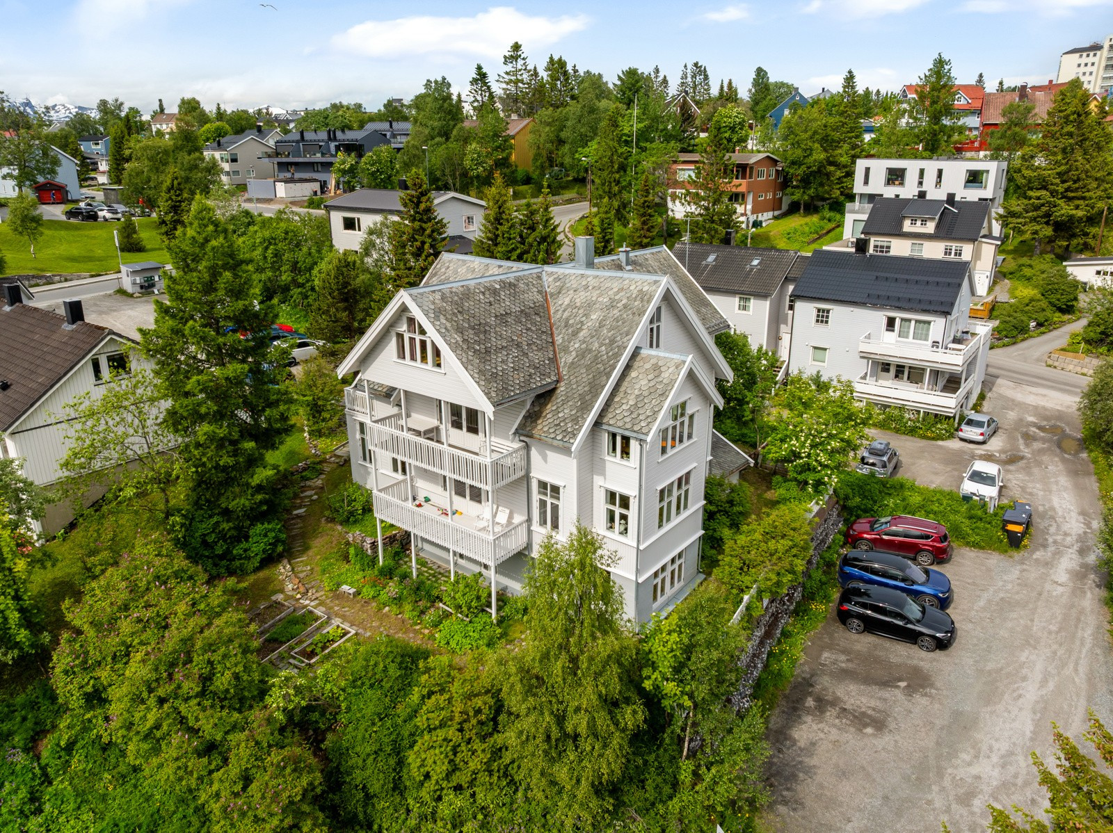 Velkommen til Conrad Holmboes veg 21 presentert av Tom Espen Stormo.