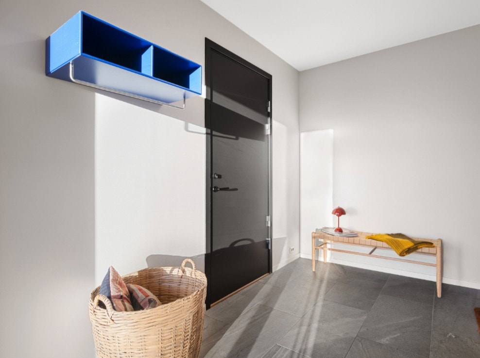 I felles yttergang er det plass til jakker og sko Galleribilde