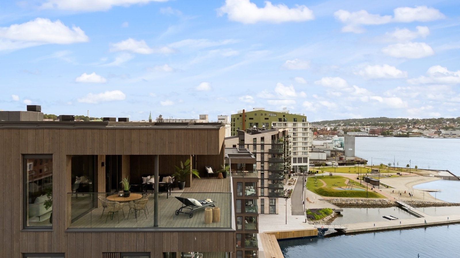 Usjenert beliggenhet i 9. etg. med flott utsikt over nærområdet Galleribilde