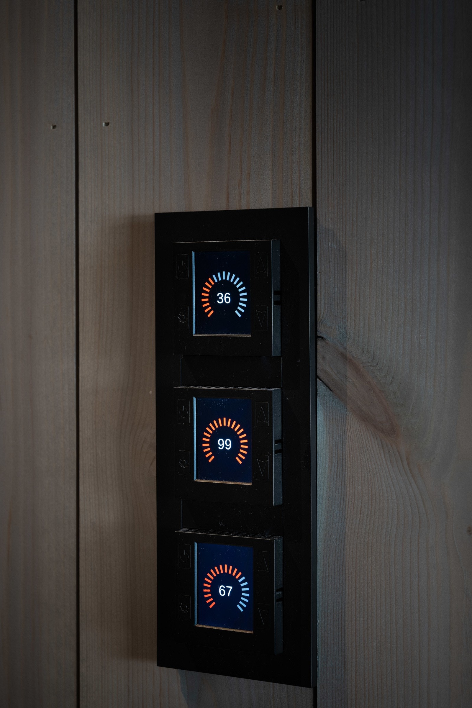 Varmekabler og panelovner kan styres via app Galleribilde