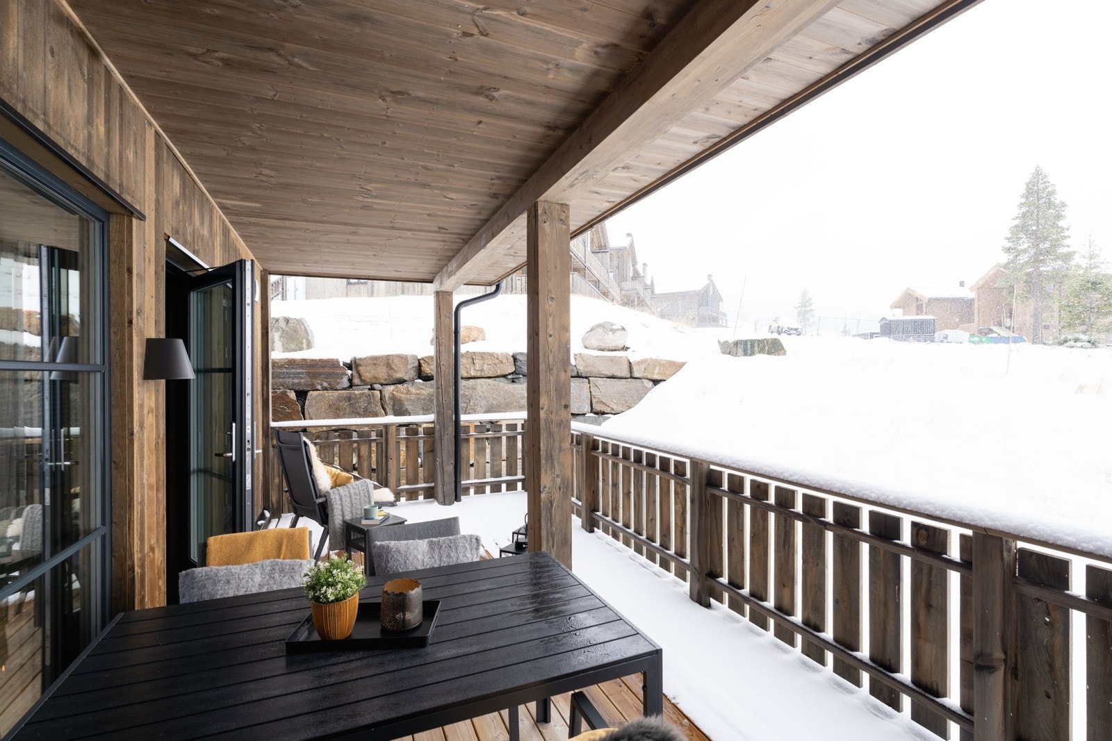 Her kan du møblere med spisebord og annet ønsket møblement, samt grill Galleribilde