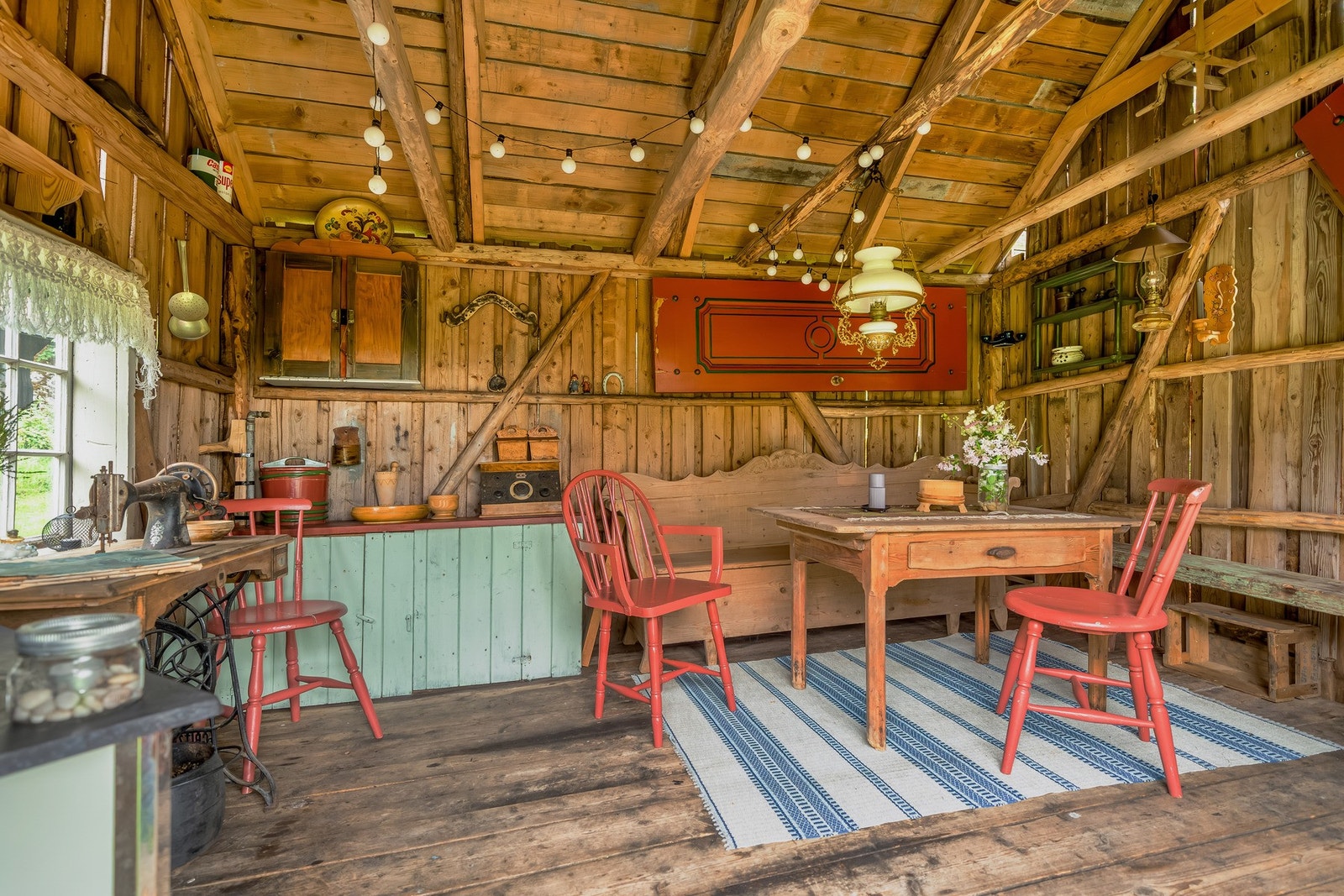 Bryggerhuset er rundt 100 år gammelt, tenk deg å sitte her med gode venner eller familie, en sommerkveld! Galleribilde