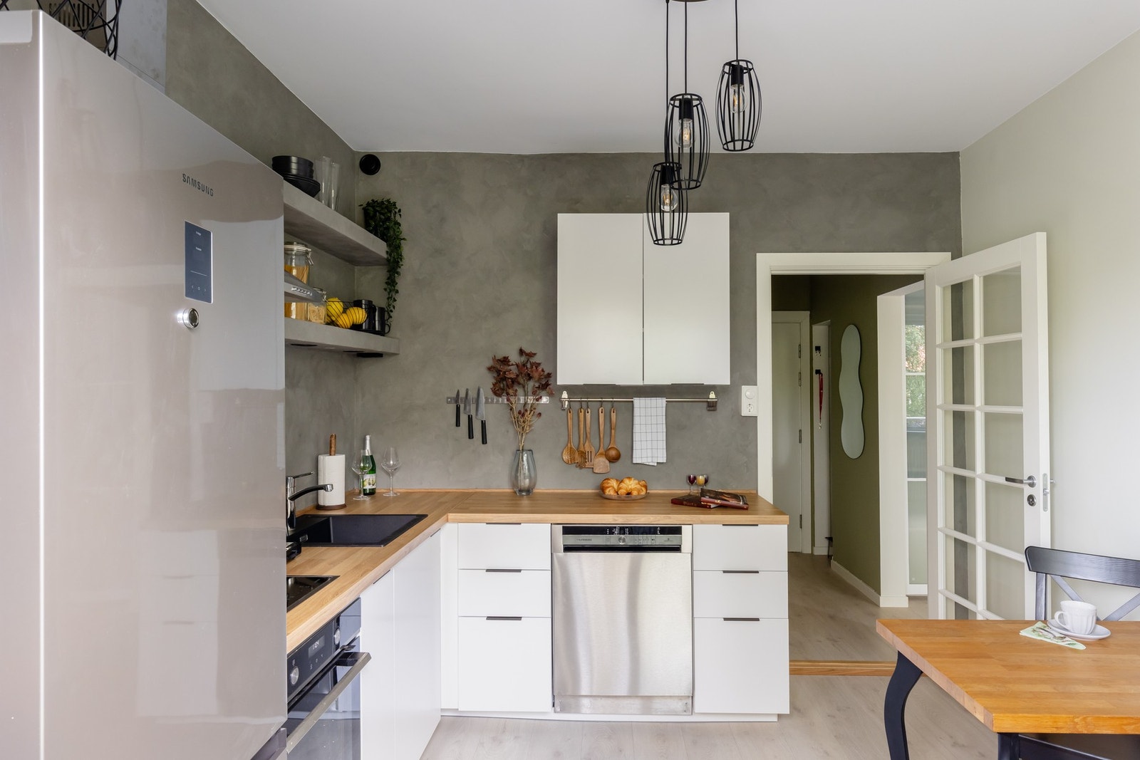 Kjøkkenet har mekanisk avtrekk. Galleribilde